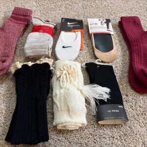 Lot 14 Pairs Women's Socks Size 6-11  Multiple Patterns & Styles. ($80+)